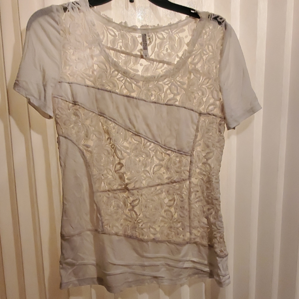 Monoreno lace sheer cutout babydoll tee SZ MEDIUM